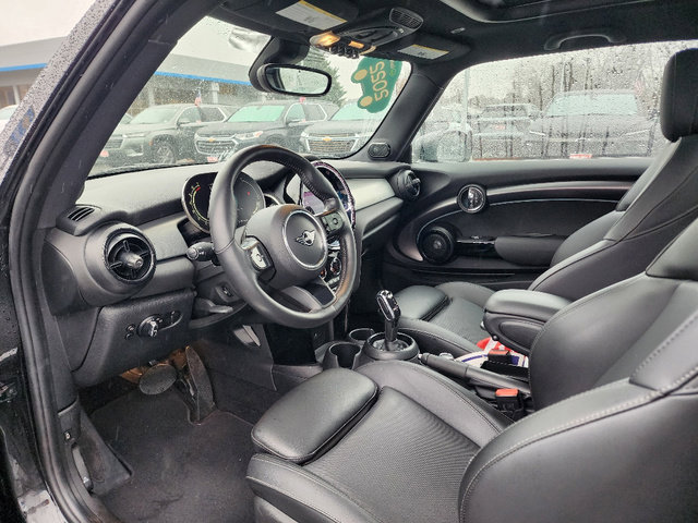 Used 2022 MINI Cooper S w/ Premium Package image 34