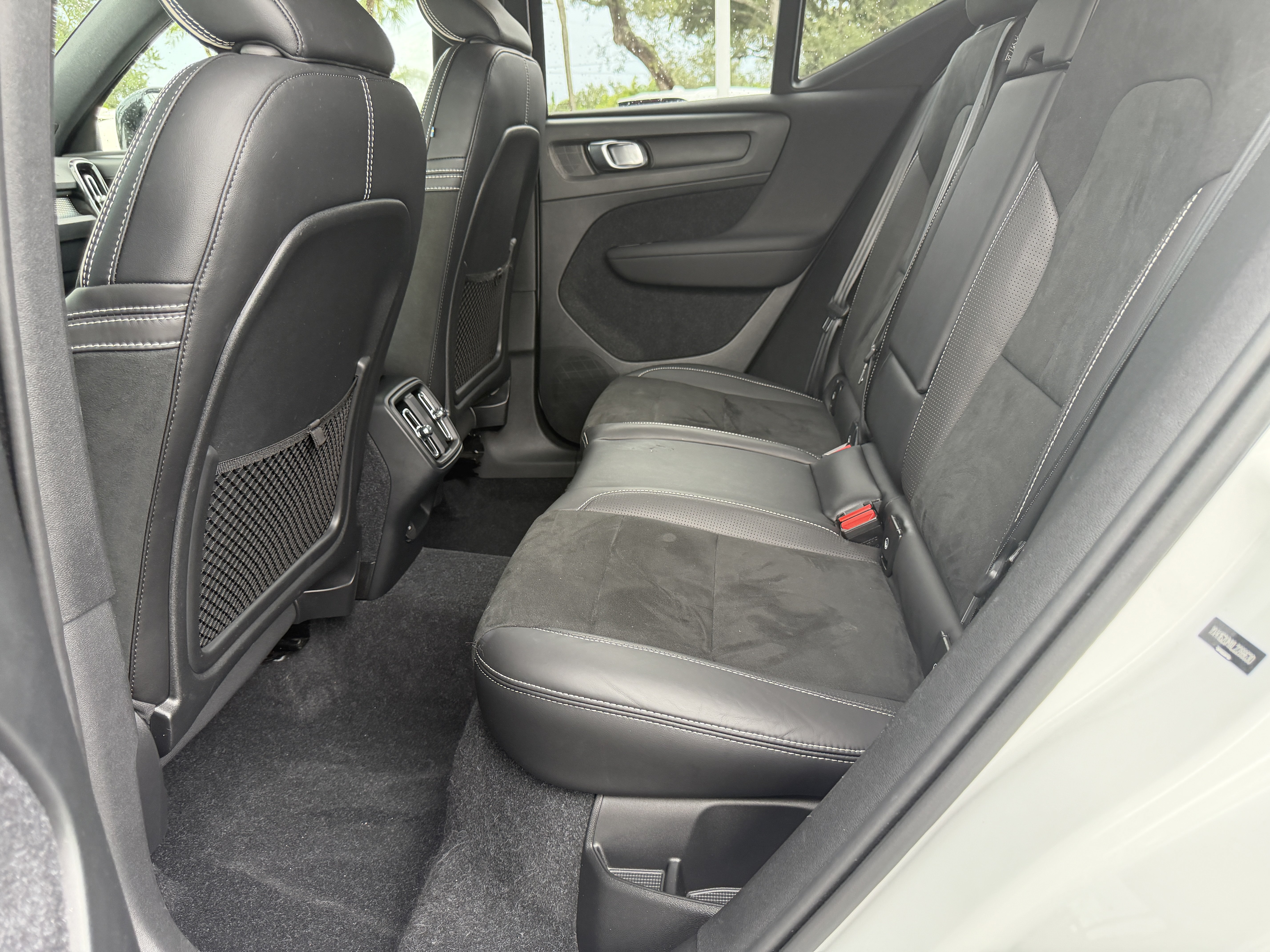 Used 2020 Volvo XC40 T5 R-Design w/ Protection Package Premier AWD/4WD image 19