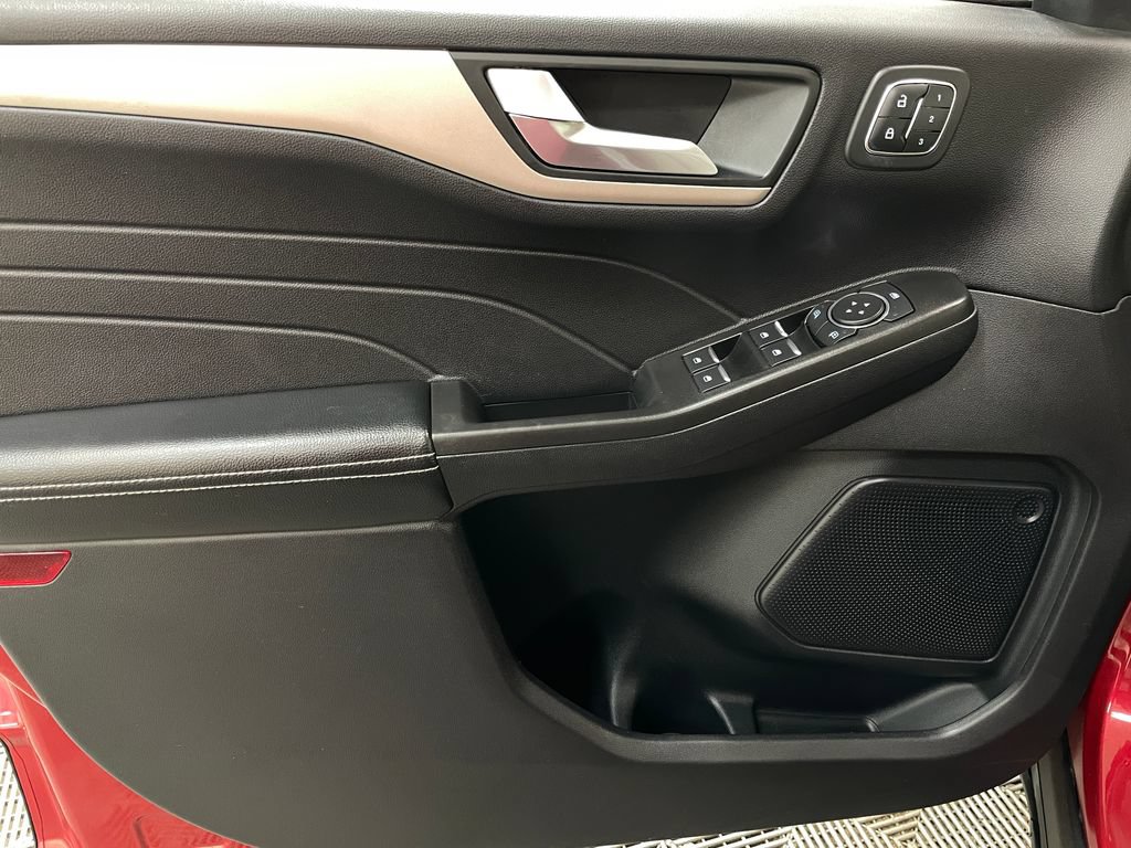 Used 2021 Ford Escape SEL w/ Technology Package FWD image 25