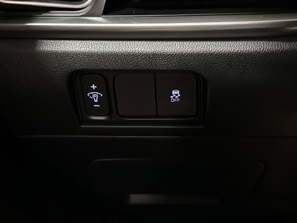 Used 2024 Kia Sorento S image 19