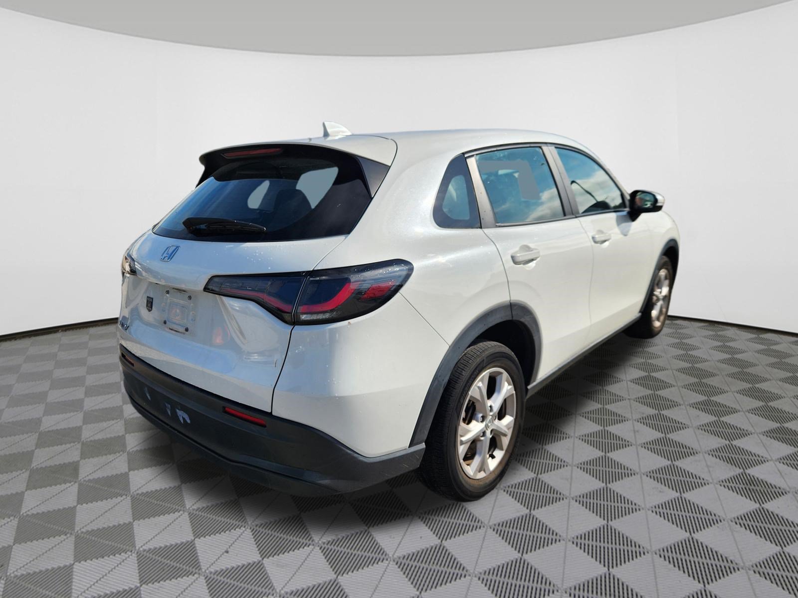 Certified 2024 Honda HR-V LX image 4