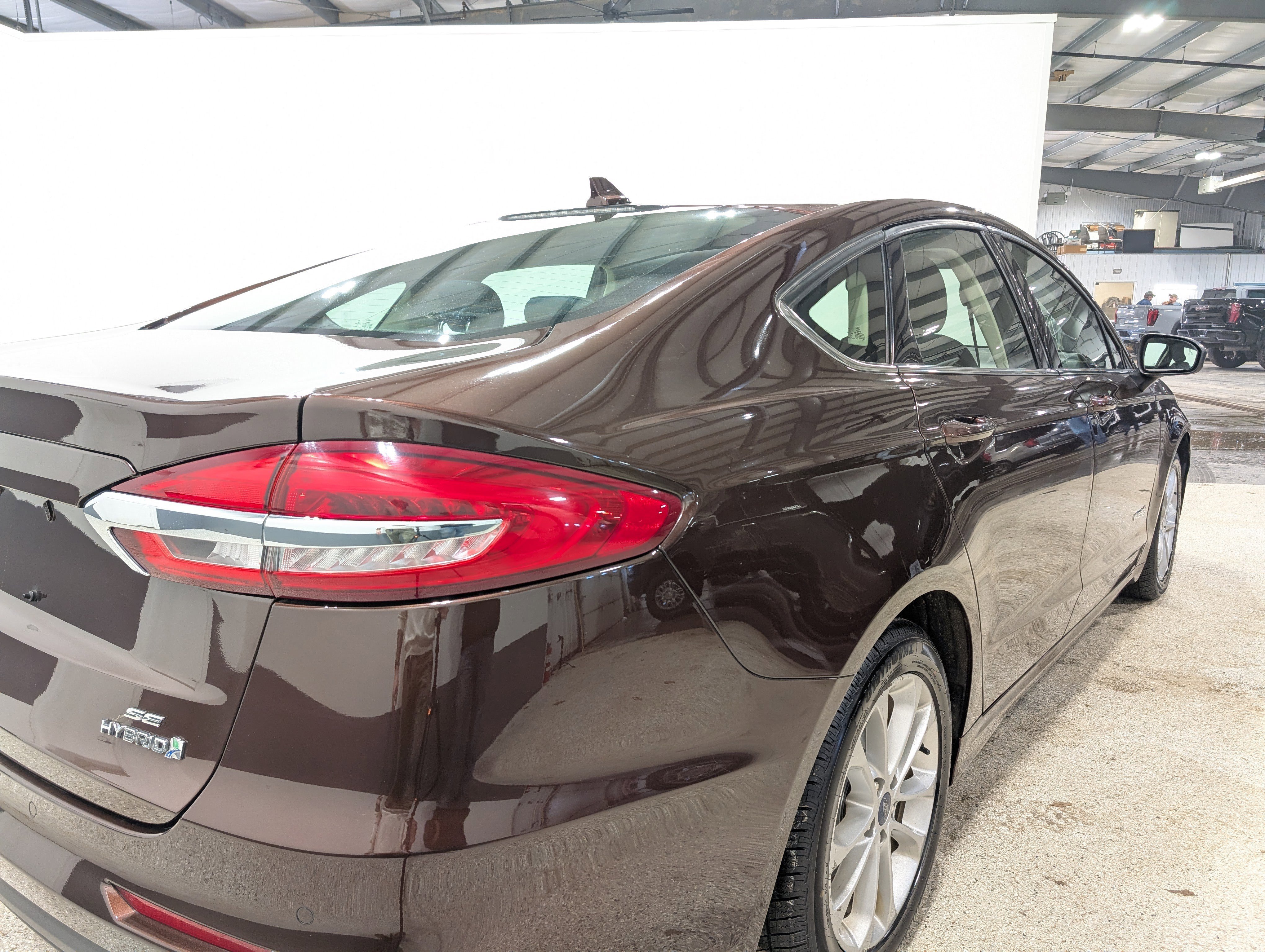 Used 2019 Ford Fusion SE image 3
