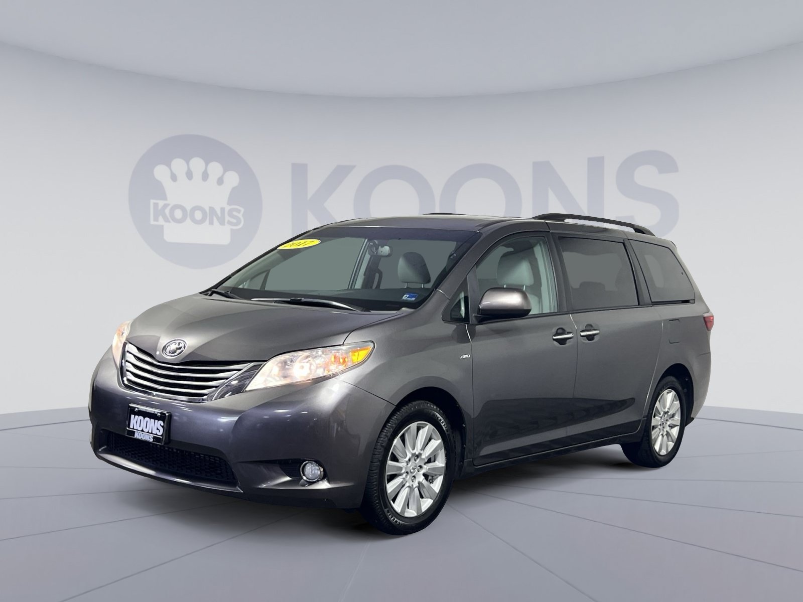 Used 2017 Toyota Sienna XLE w/ XLE Navigation Package AWD/4WD image 5
