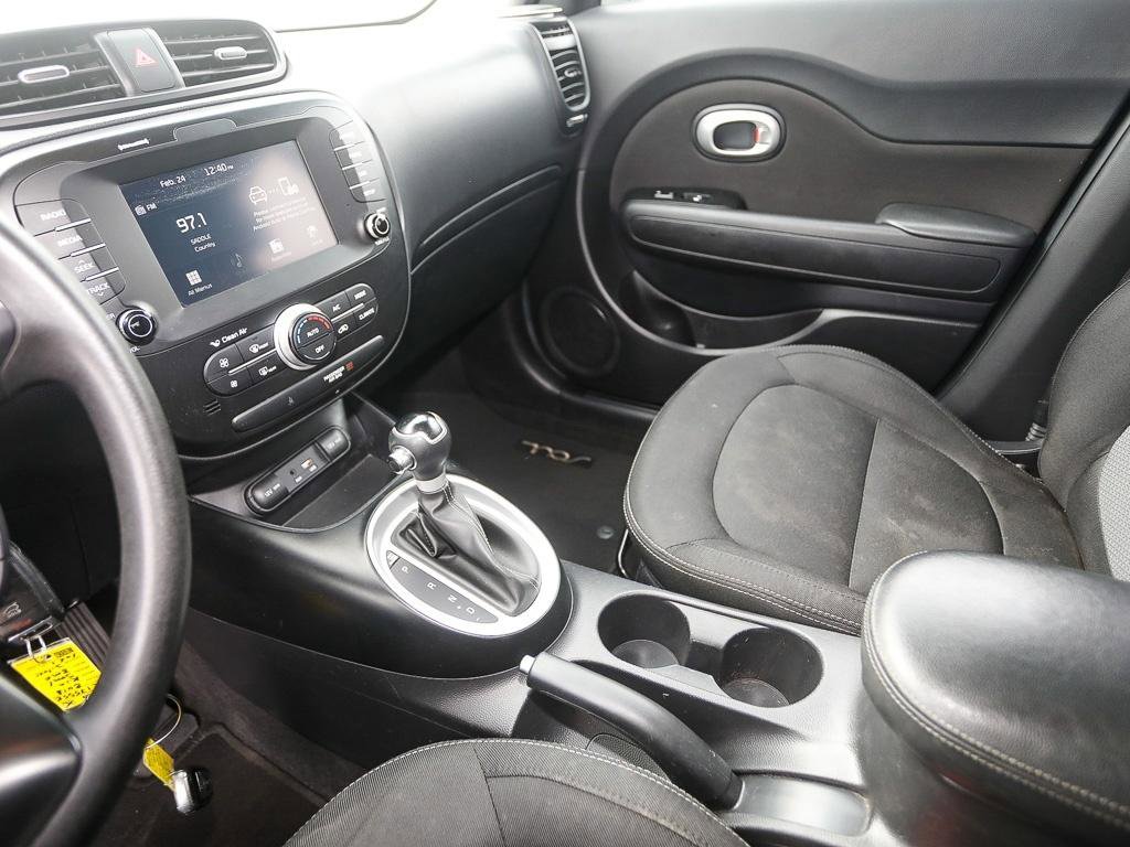 Used 2018 Kia Soul + image 19