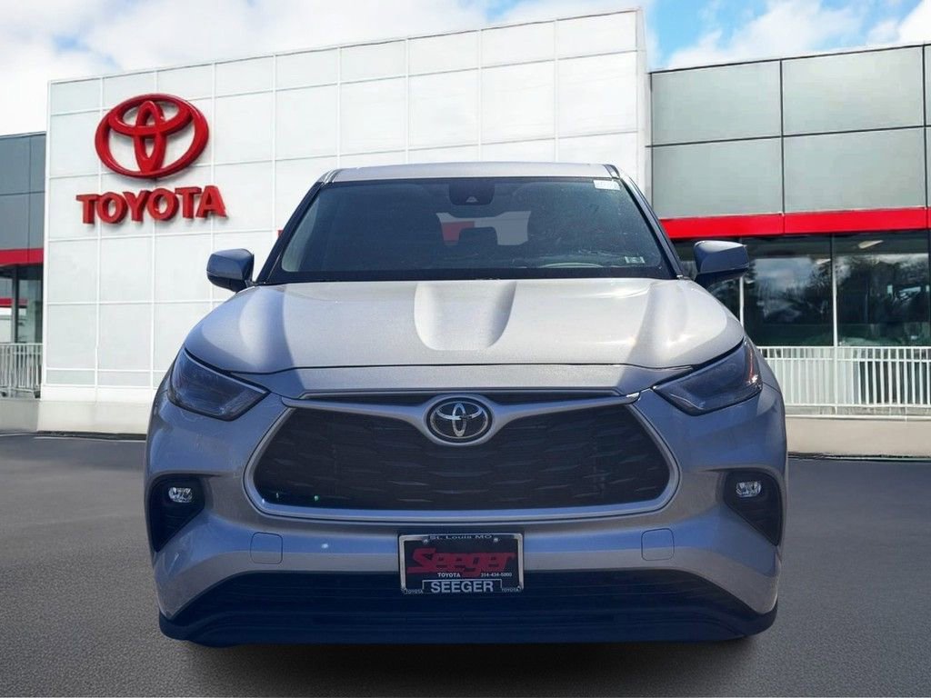 Used 2023 Toyota Highlander LE image 10