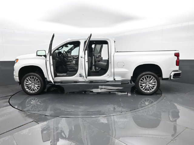 Used 2025 Chevrolet Silverado 1500 High Country w/ High Country Premium Package AWD/4WD image 34