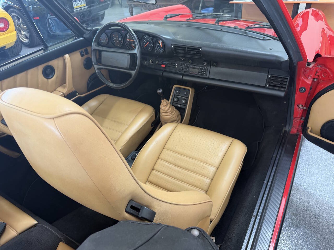Used 1988 Porsche 911 Carrera RWD image 30