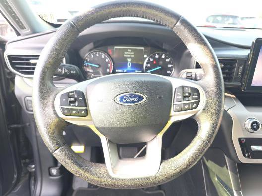 Used 2021 Ford Explorer XLT w/ Equipment Group 202A image 8