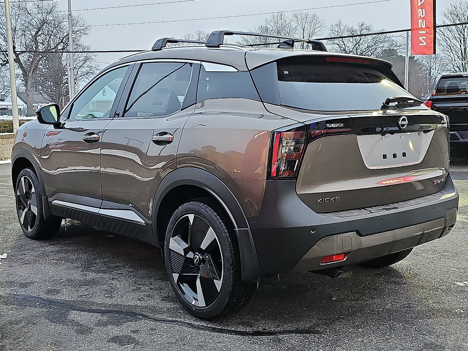 New 2026 Nissan Kicks SR w/ Cold Weather Package AWD/4WD image 3