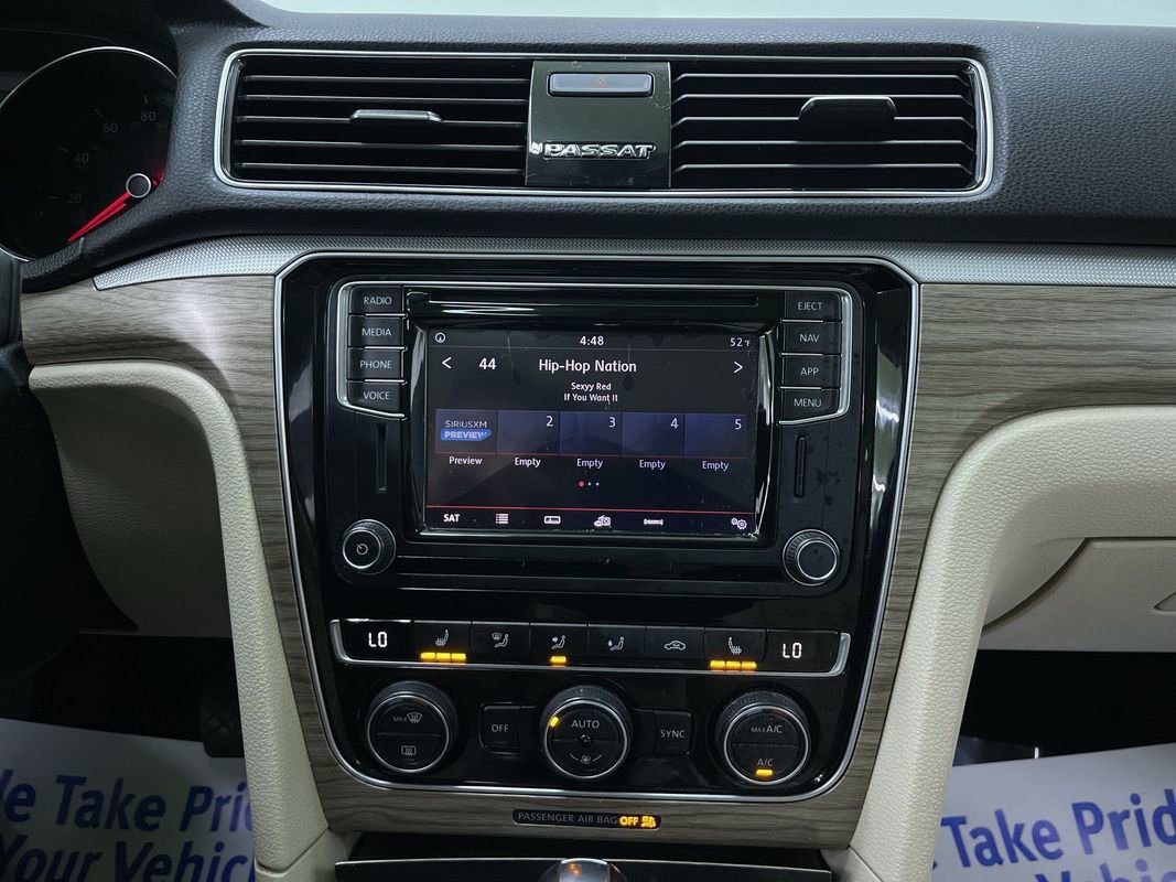 Used 2018 Volkswagen Passat 2.0T SE image 21