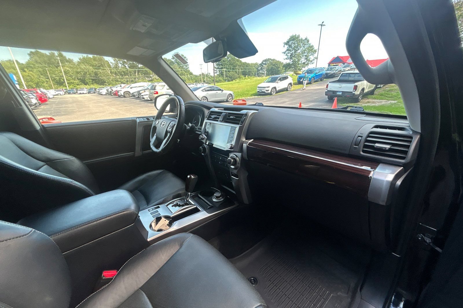 Used 2023 Toyota 4Runner Limited AWD/4WD image 17