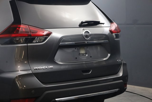 Used 2020 Nissan Rogue SV w/ Premium Package image 7