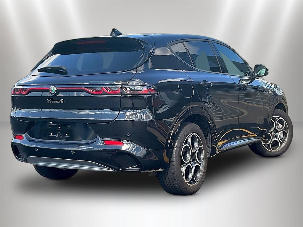 Used 2024 Alfa Romeo Tonale Ti w/ Premium Interior Package AWD/4WD image 6
