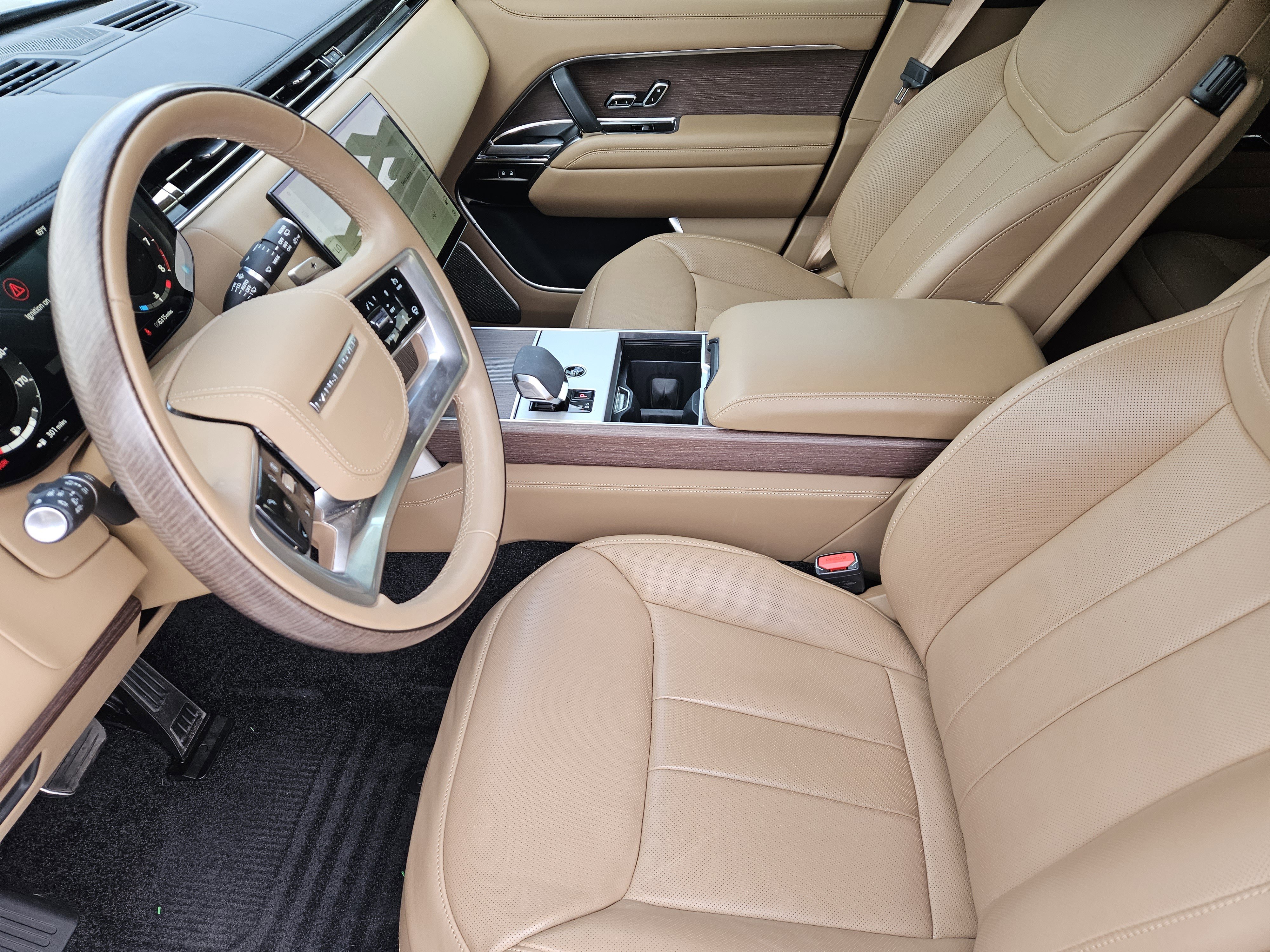 Used 2024 Land Rover Range Rover Autobiography image 15