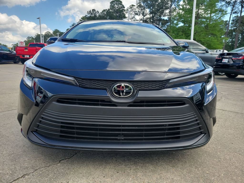 Used 2026 Toyota Corolla LE w/ LE Premium Package FWD image 4