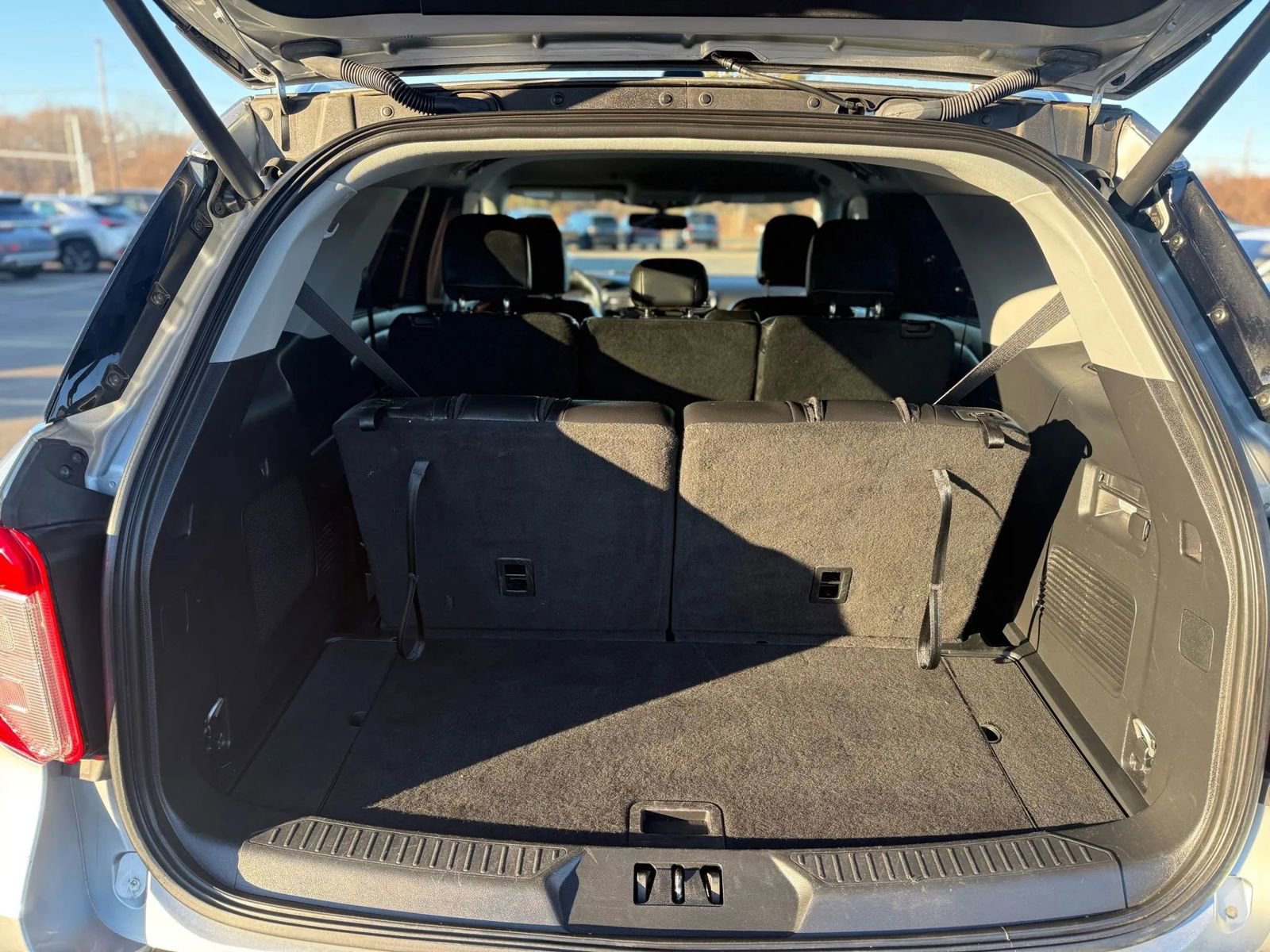 Used 2023 Ford Explorer Limited image 15