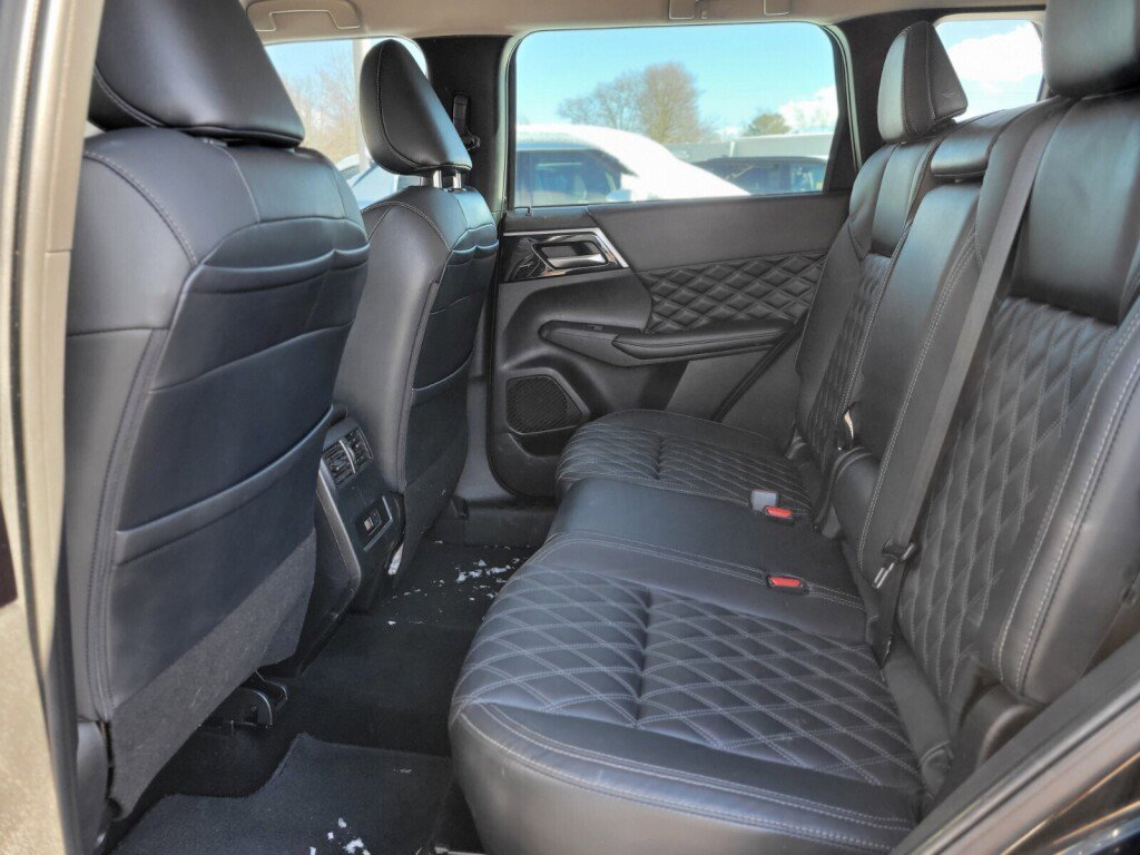 Used 2022 Mitsubishi Outlander SEL image 14