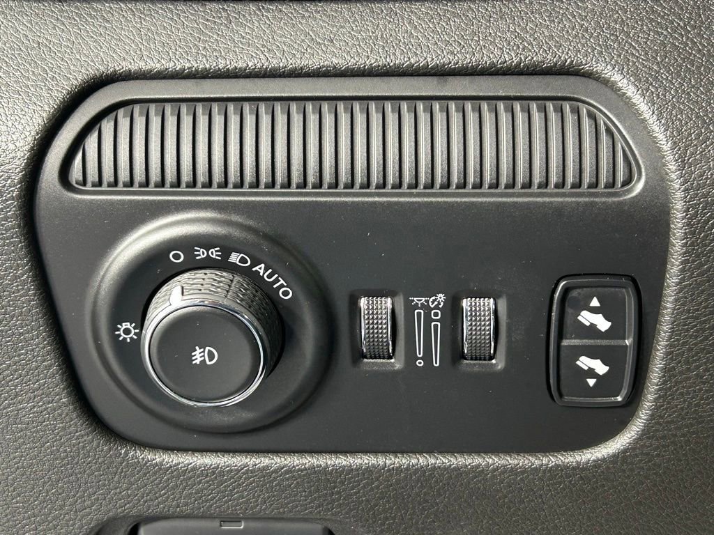 Used 2022 Jeep Wagoneer Series II AWD/4WD image 30