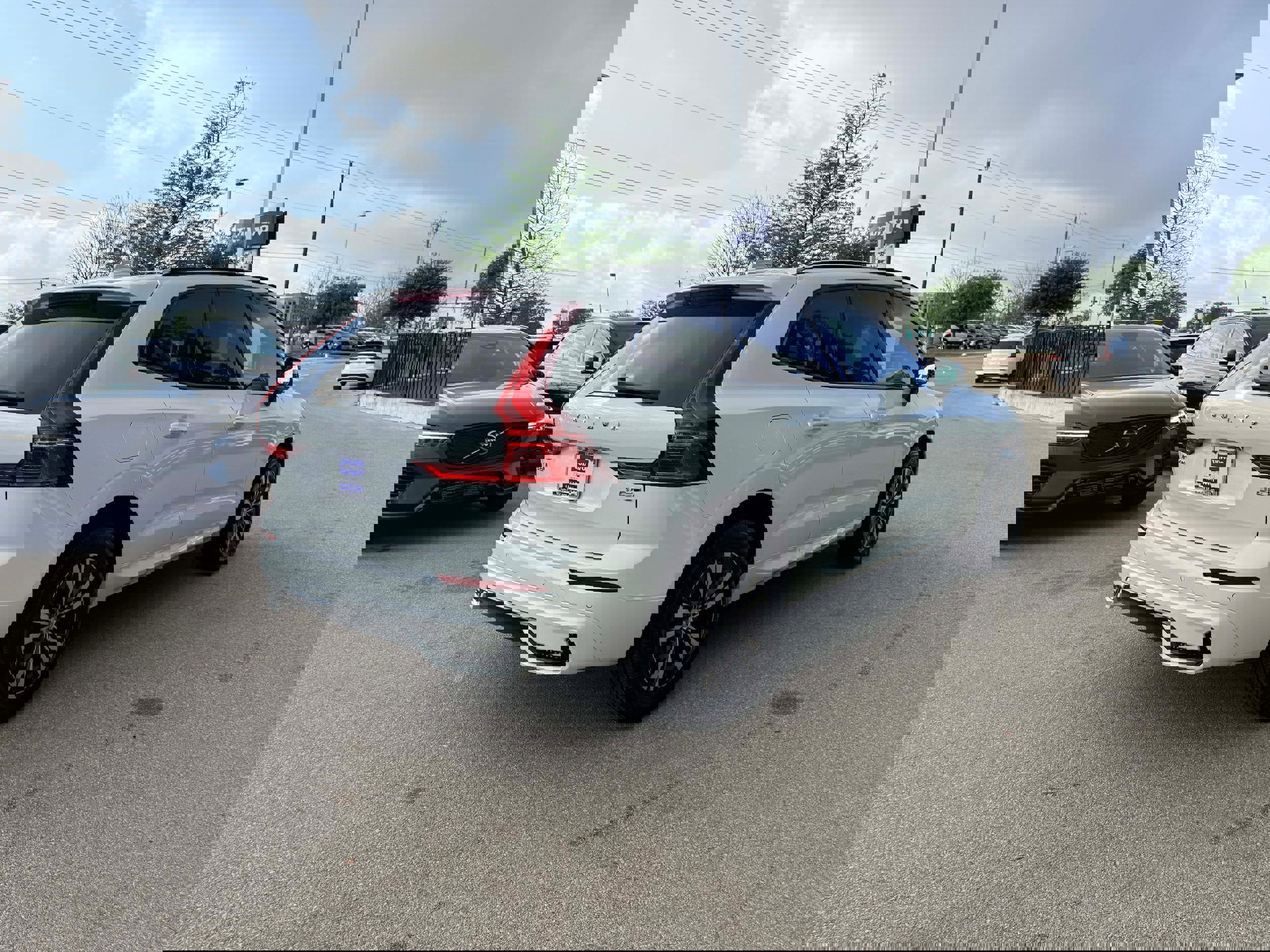 Certified 2025 Volvo XC60 B5 Core image 6