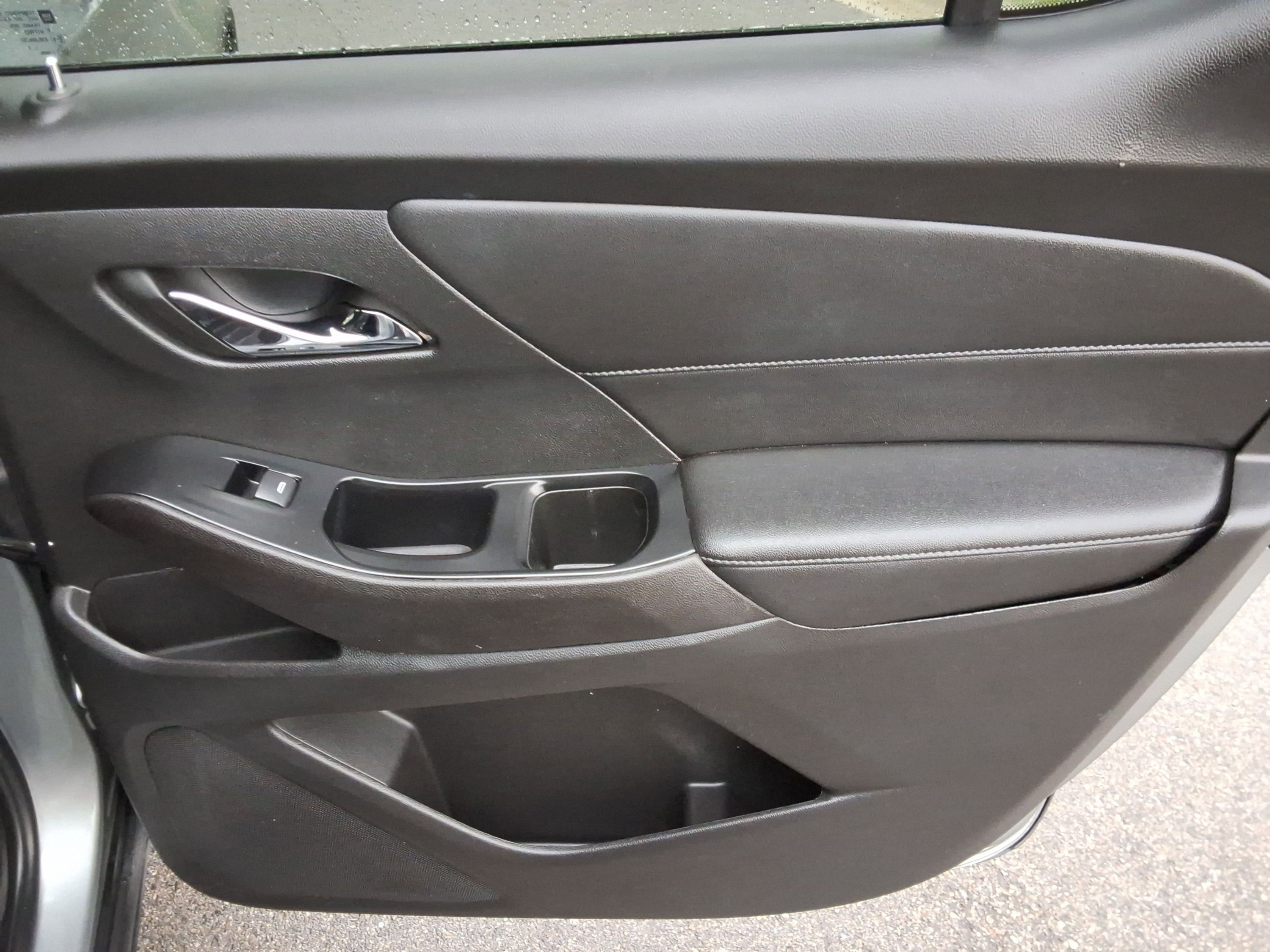 Used 2023 Chevrolet Traverse LT image 23