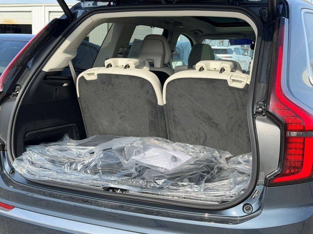 New 2026 Volvo XC90 B6 Ultra w/ Protection Package AWD/4WD image 16