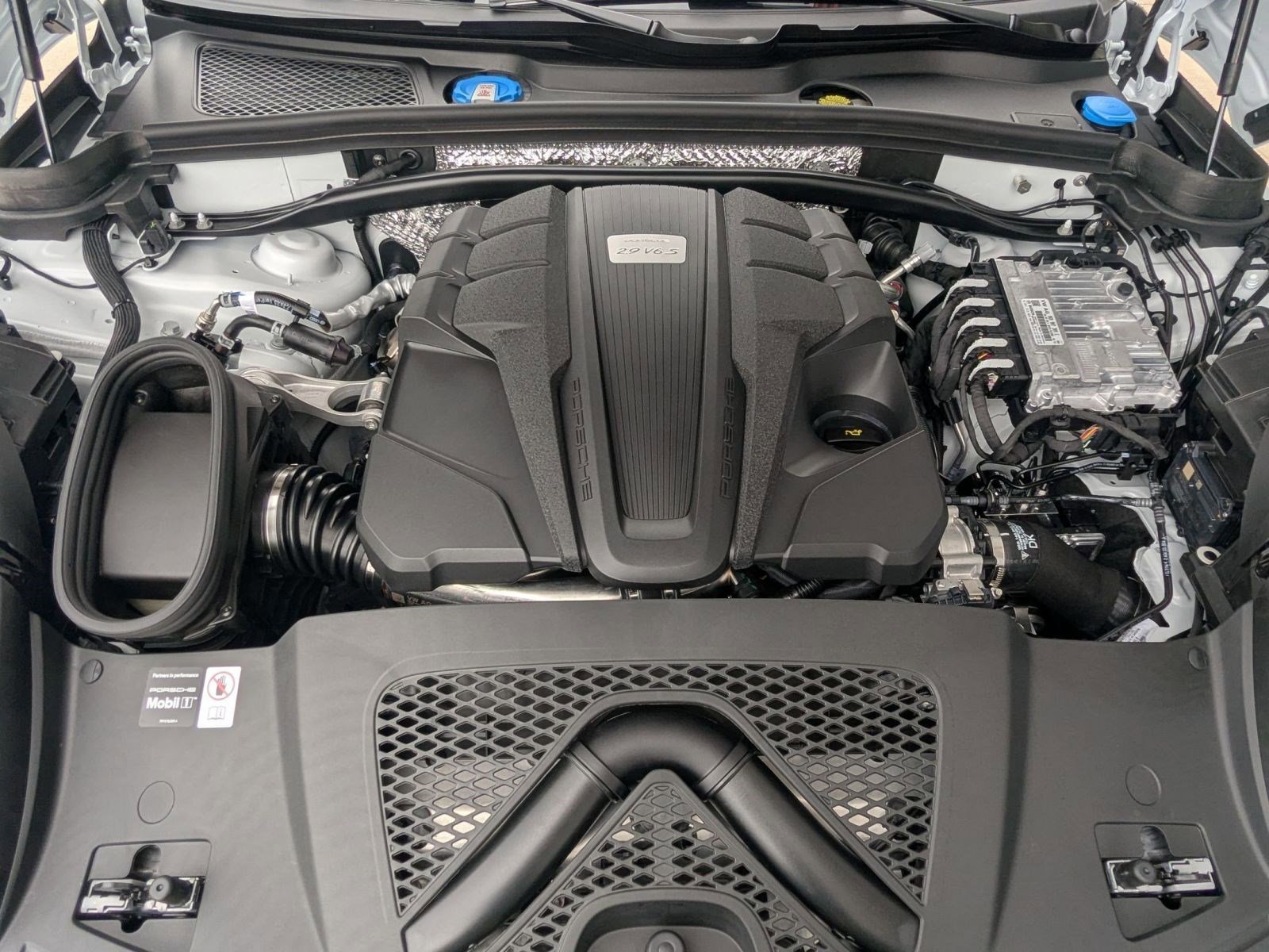 New 2026 Porsche Macan S AWD/4WD image 28