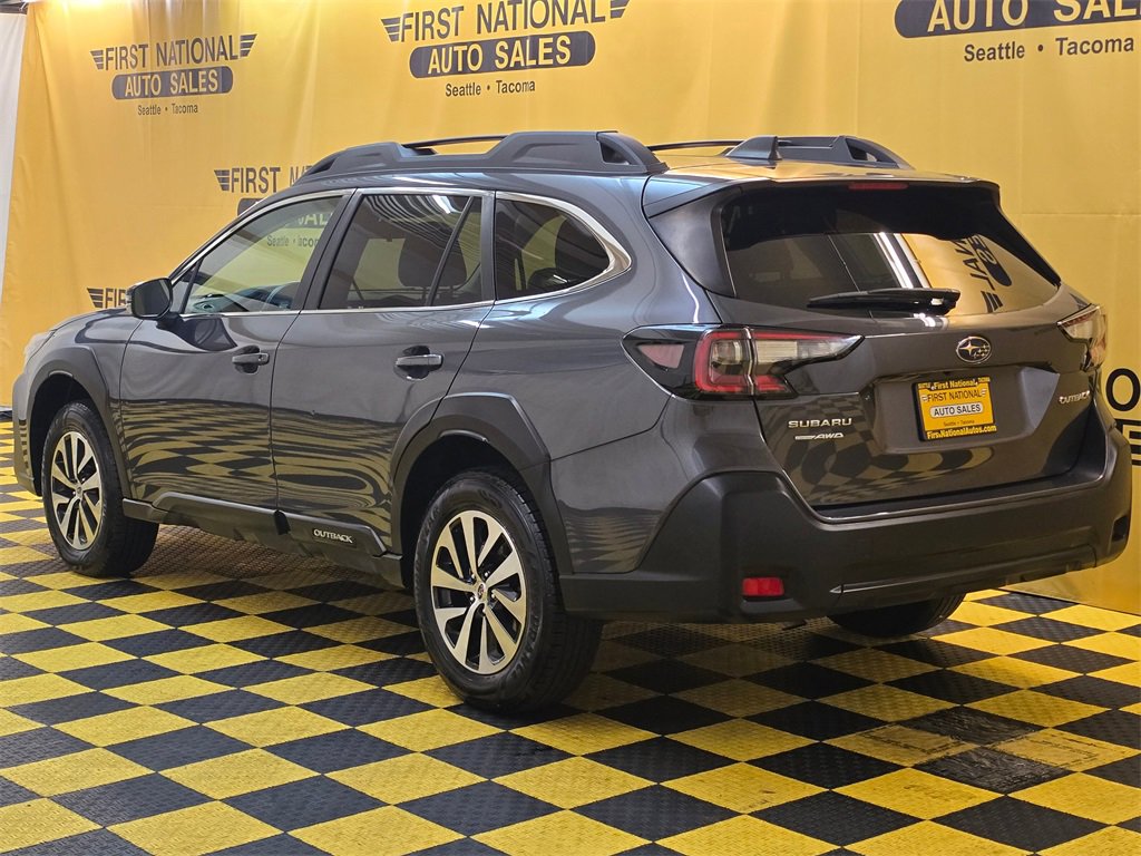 Used 2023 Subaru Outback Premium image 5