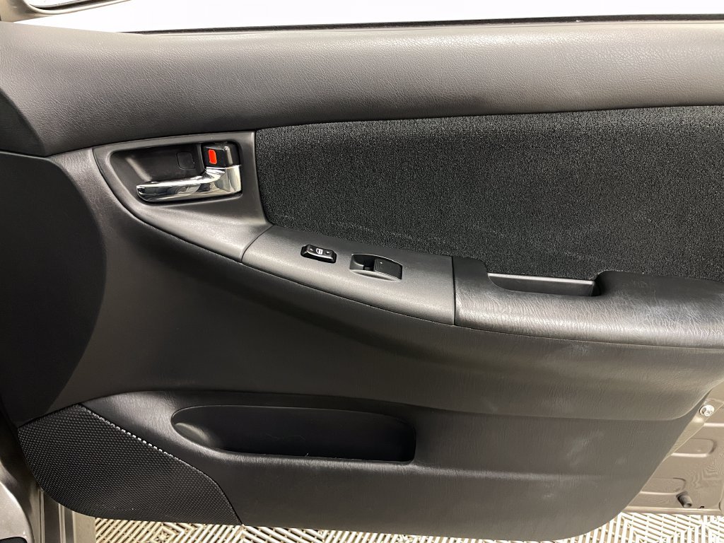 Used 2004 Toyota Corolla CE FWD image 32