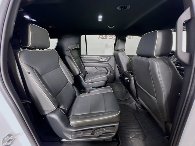 Used 2024 GMC Yukon XL SLT w/ SLT Luxury Package AWD/4WD image 42