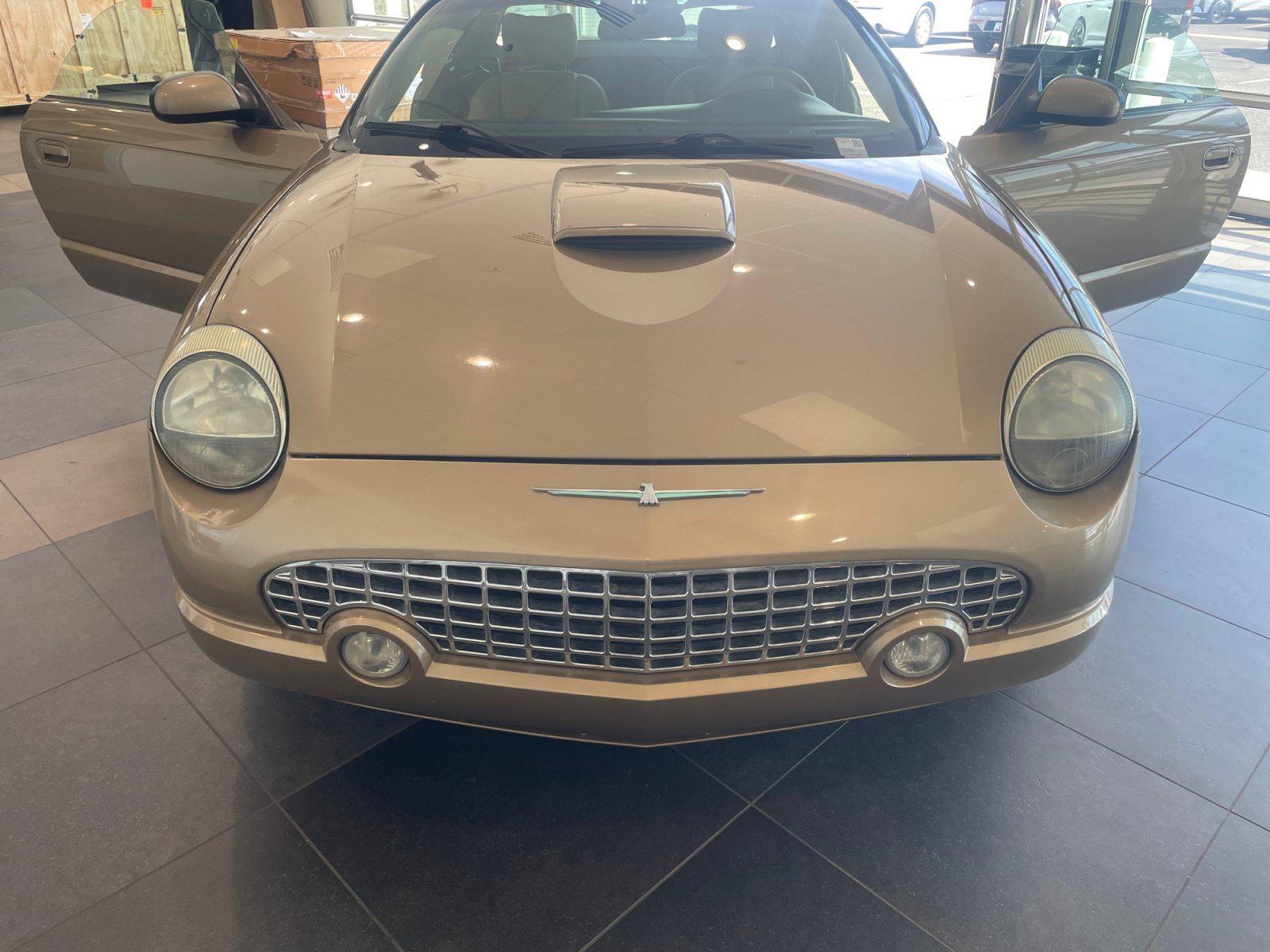 Used 2005 Ford Thunderbird RWD image 18