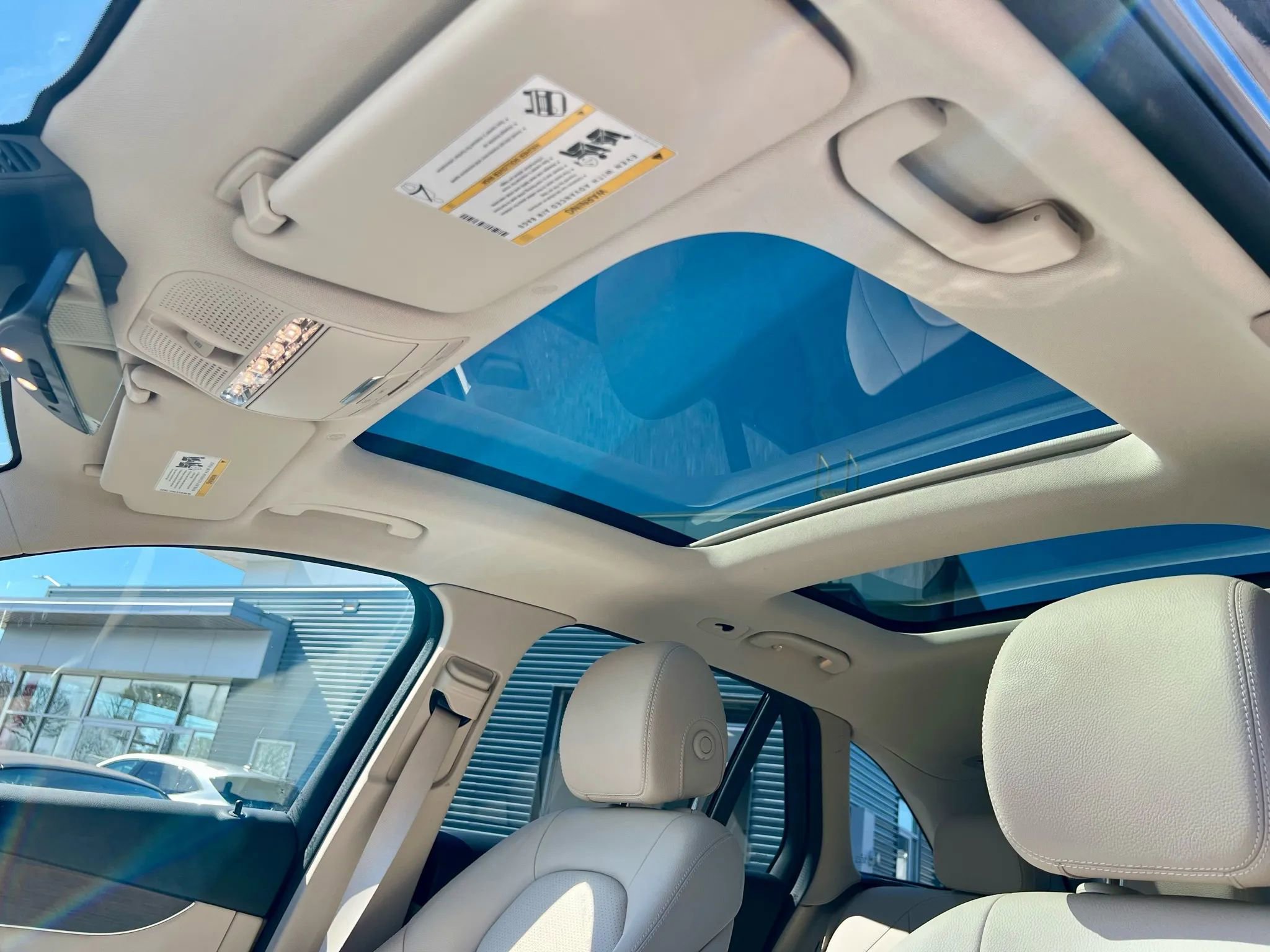 Used 2022 Mercedes-Benz GLC 300 4MATIC w/ Multimedia Package Lite image 37