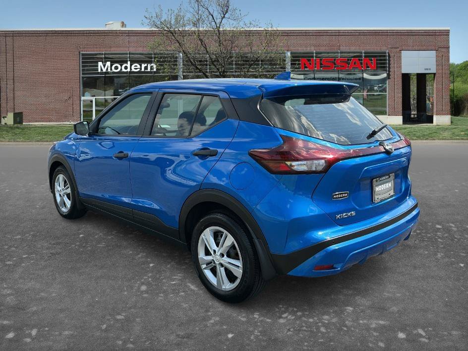 Used 2025 Nissan Kicks Play S FWD image 2