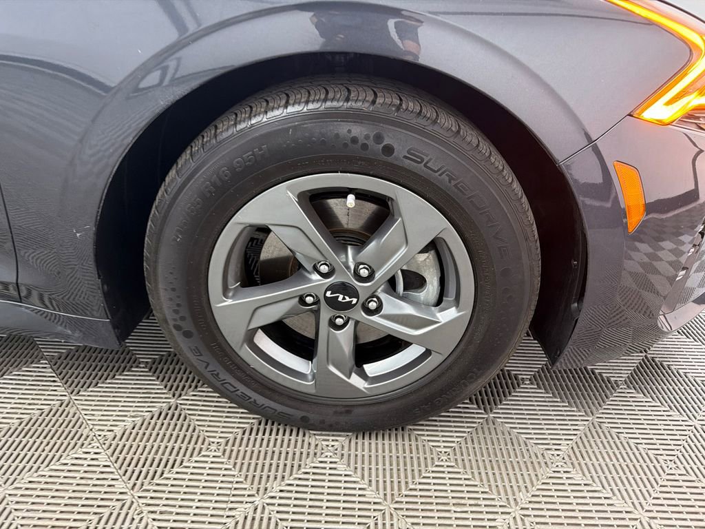 Used 2022 Kia K5 LXS image 13