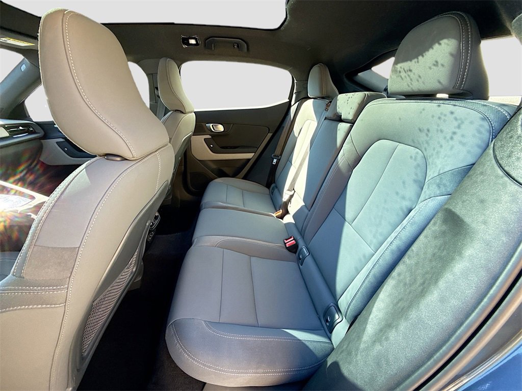 Used 2023 Polestar Polestar 2 w/ Pilot Pack image 24