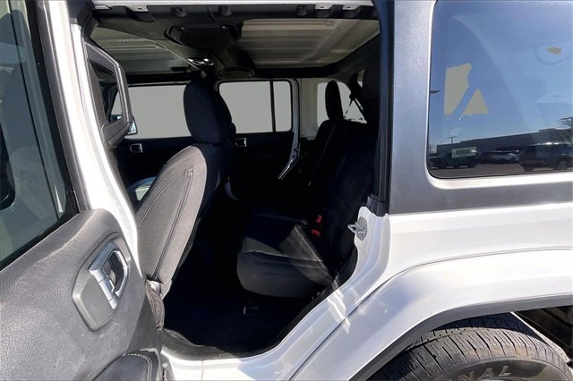 Used 2020 Jeep Wrangler Unlimited Sahara image 23