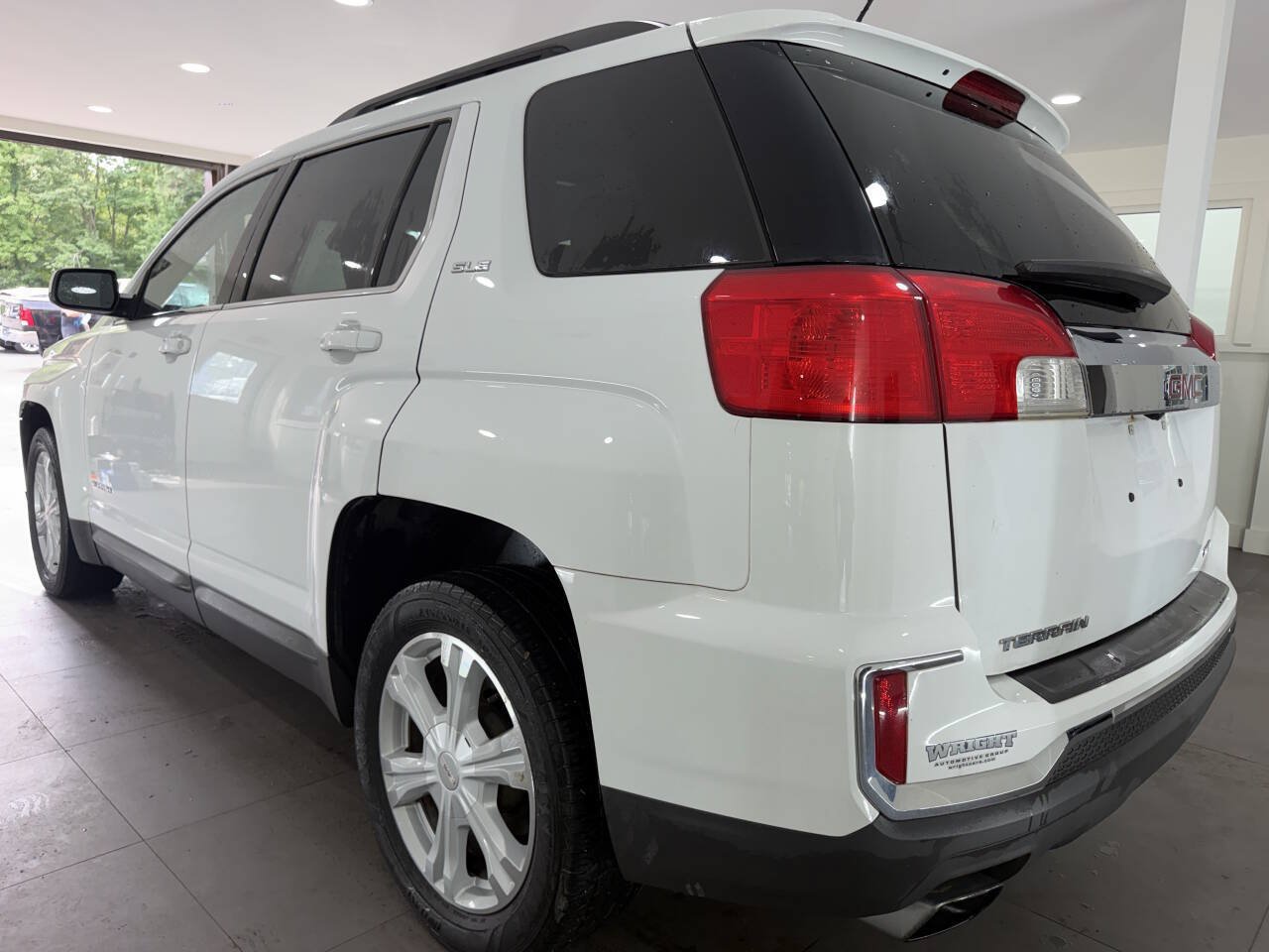 Used 2017 GMC Terrain SLE w/ Convenience Package AWD/4WD image 3