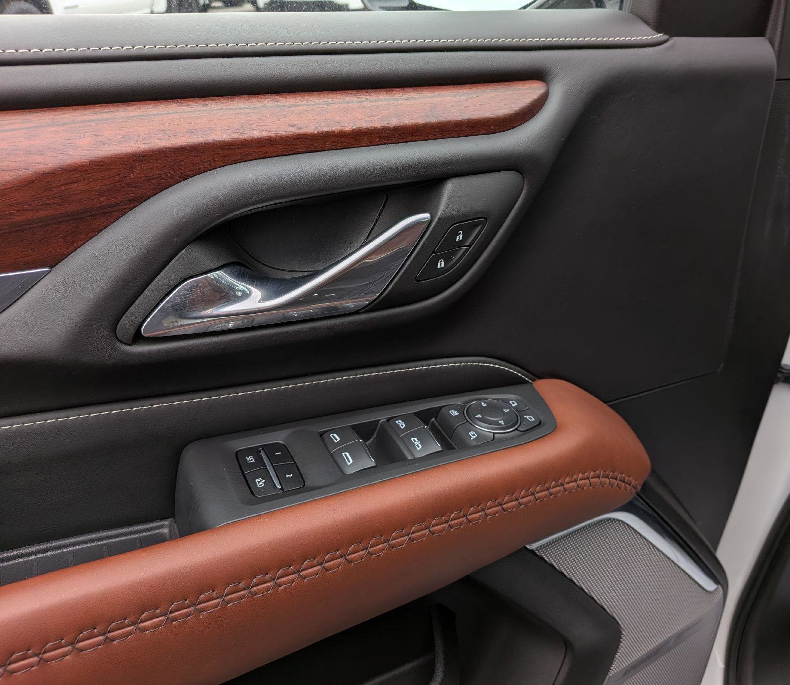Certified 2023 GMC Yukon XL Denali Ultimate AWD/4WD image 12