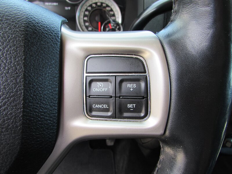 Used 2016 RAM 3500 Laramie w/ Convenience Group AWD/4WD image 10