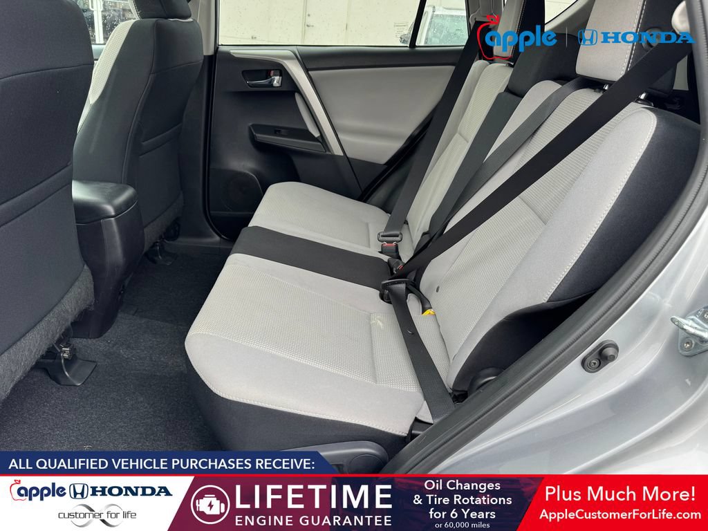Used 2017 Toyota RAV4 XLE AWD/4WD image 19