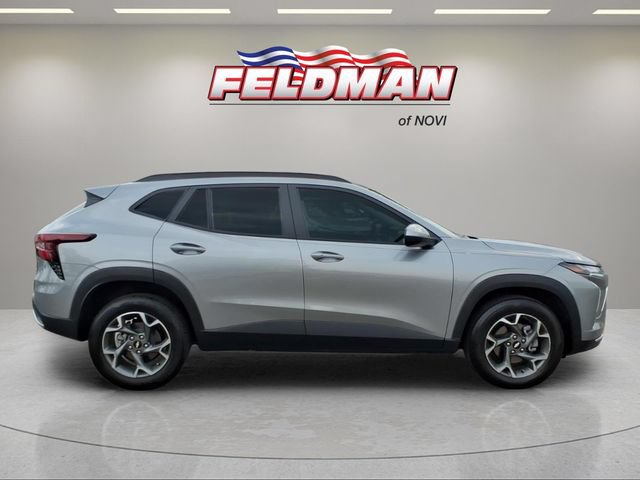 Used 2025 Chevrolet Trax LT w/ Driver Confidence Package FWD image 7