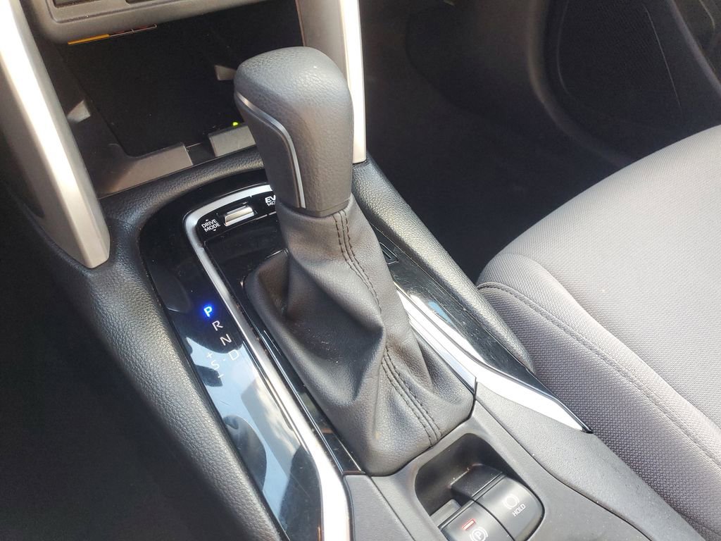 Used 2024 Toyota Corolla Cross SE image 28