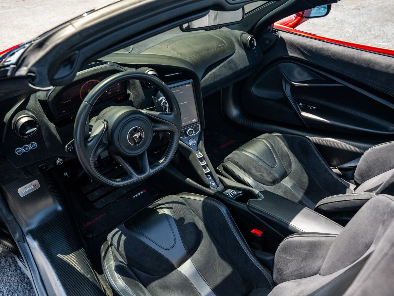 Used 2020 McLaren 720S Spider RWD image 16