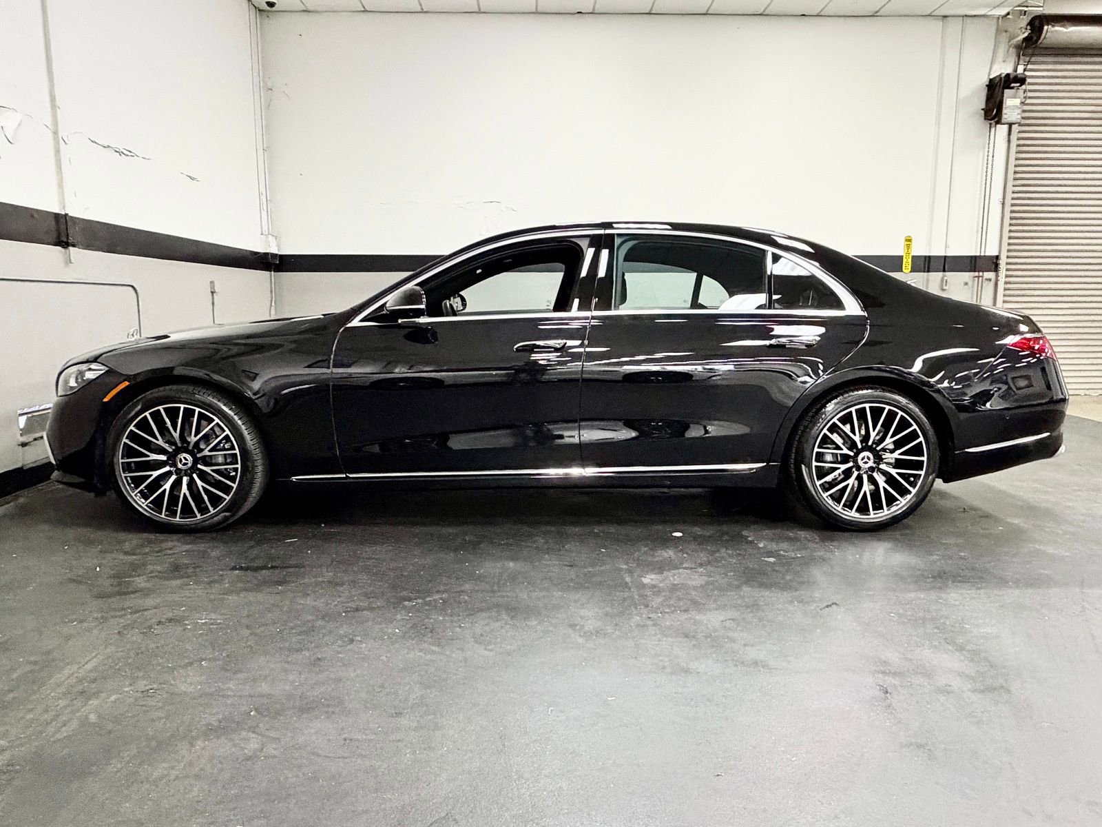 Used 2025 Mercedes-Benz S 580 4MATIC Sedan image 9