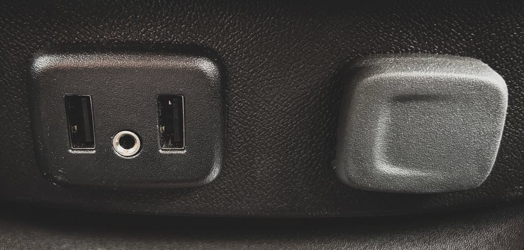Used 2018 Chevrolet Malibu LT FWD image 5