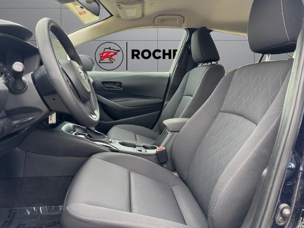 Used 2025 Toyota Corolla LE FWD image 10