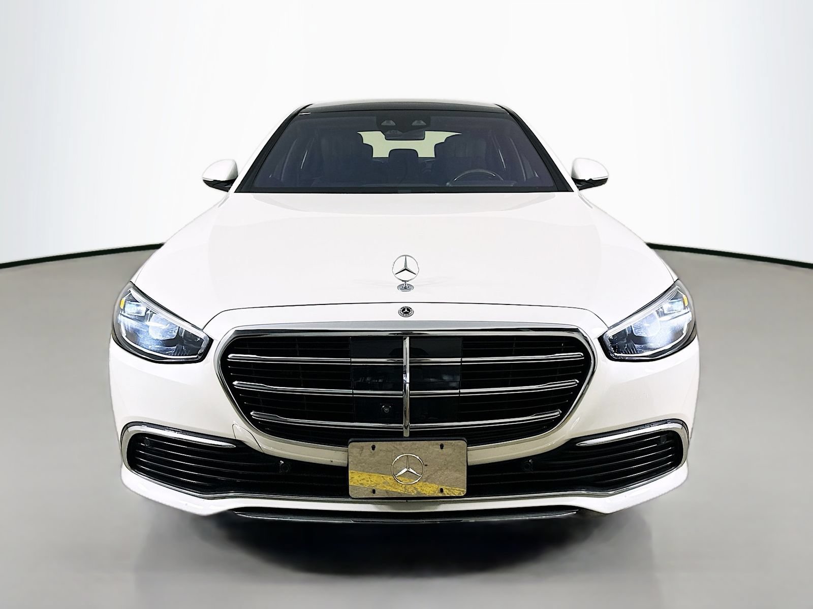 Used 2022 Mercedes-Benz S 580 4MATIC Sedan image 2