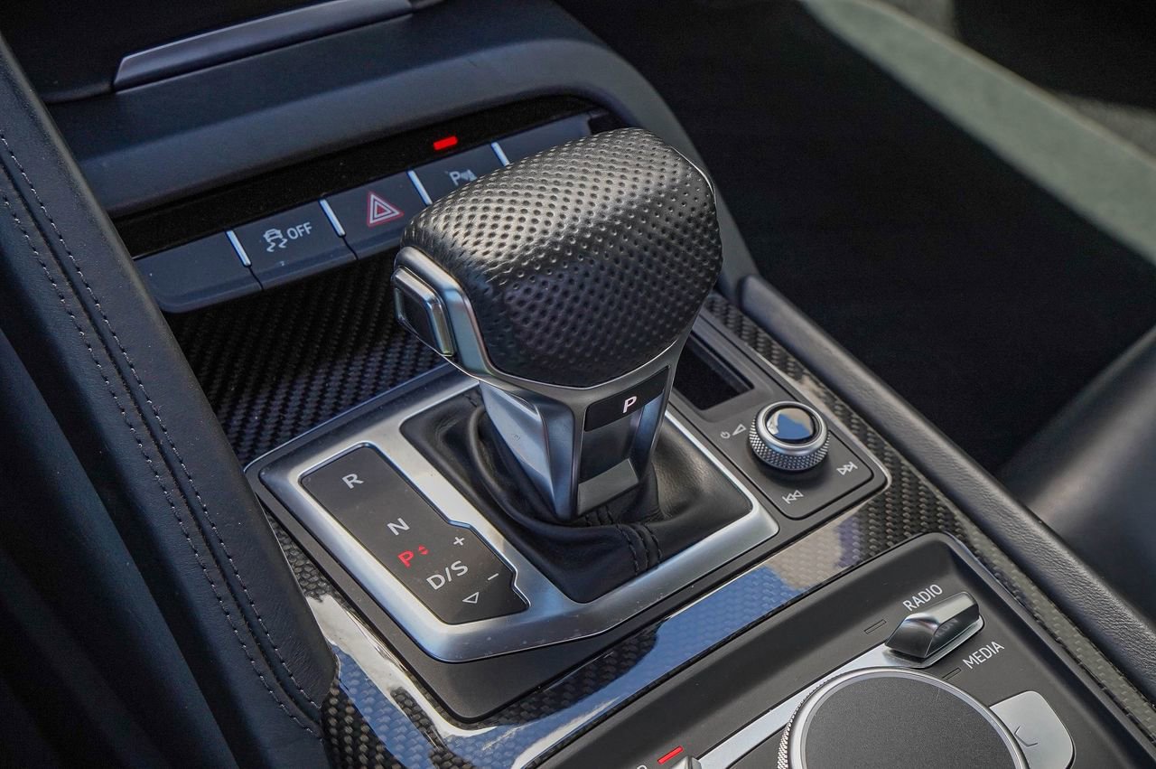 Used 2021 Audi R8 V10 w/ Premium Package image 34