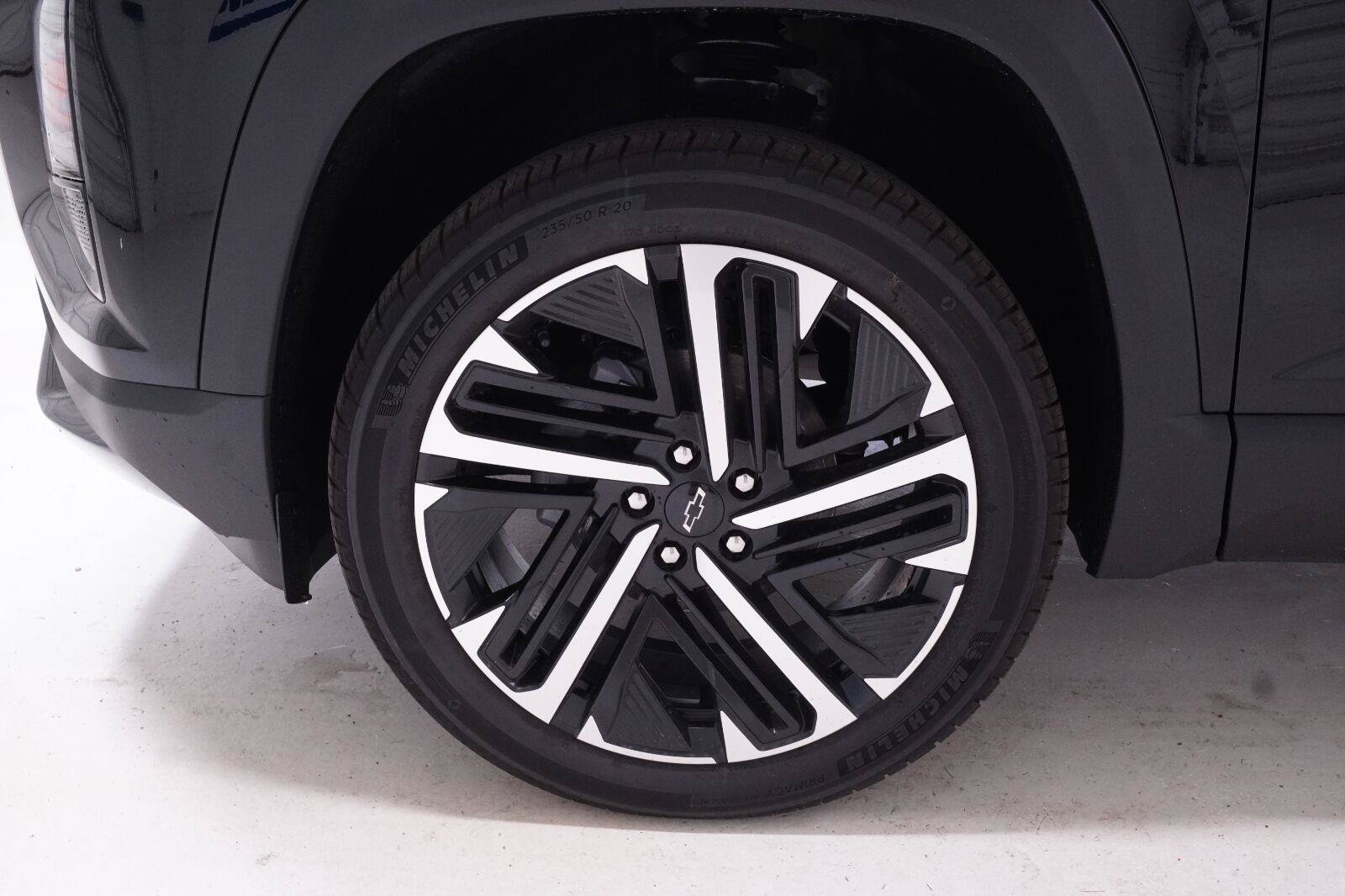 New 2027 Chevrolet Equinox RS FWD image 36