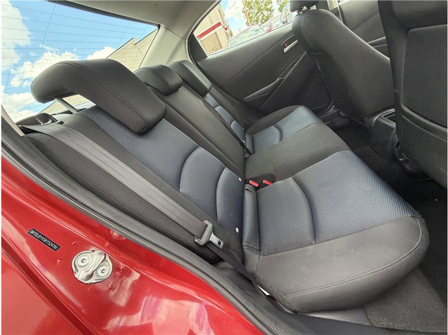 Used 2019 Toyota Yaris L FWD image 16