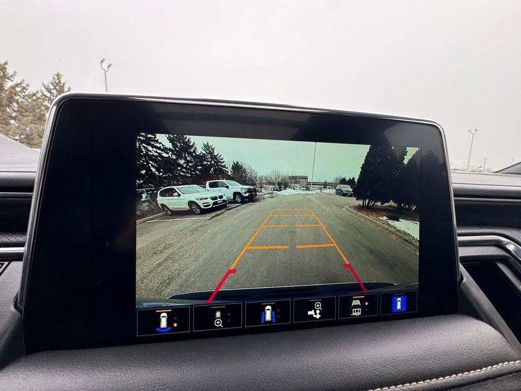 Used 2024 GMC Yukon SLT w/ SLT Luxury Package image 30